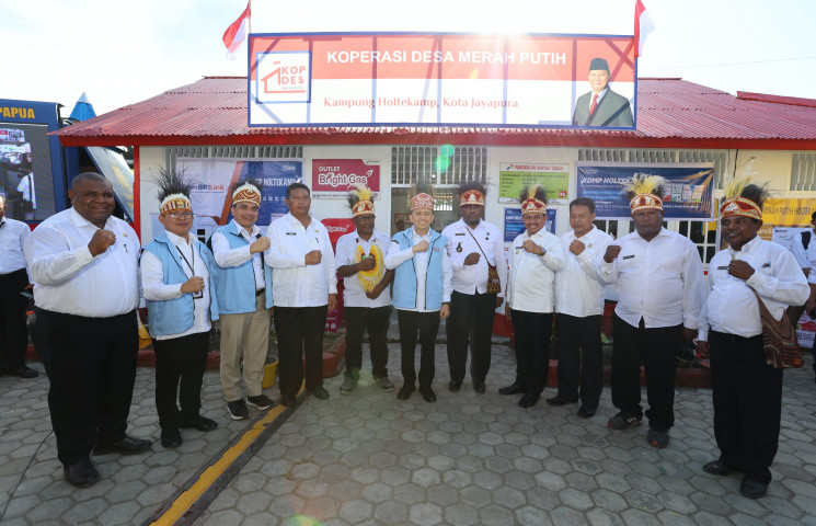 Pj Gubernur Papua Agus Fatoni Luncurkan 999 Koperasi Merah Putih